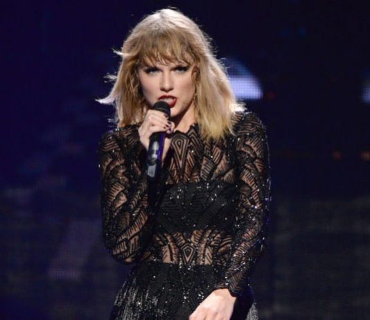 Taylor Swift Helps Pregnant Homeless Fan Buy a House Taylor Swift Helps Pregnant Homeless Fan Buy a House