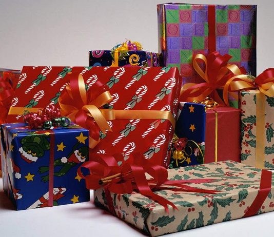 Police replace gifts for family robbed by a Grinch on Christmas Day Police replace gifts for family robbed by a Grinch on Christmas Day