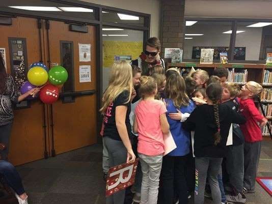 Students use Harry Potter to give teacher a gift (Video) Students use Harry Potter to give teacher a gift (Video)