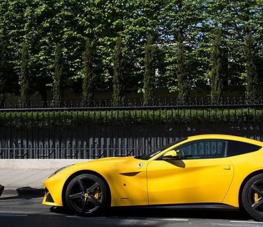 Valet gives Ferrari to wrong man Valet gives Ferrari to wrong man