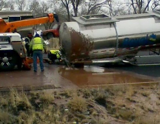 Arizona: chocolate flows on highway after traffic incident (Picture) Arizona: chocolate flows on highway after traffic incident (Picture)
