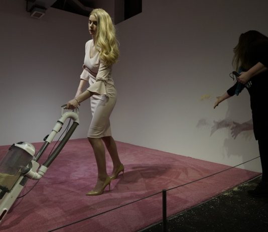 Art exhibit shows Ivanka Trump lookalike vacuuming up crumbs (Photo) Art exhibit shows Ivanka Trump lookalike vacuuming up crumbs (Photo)