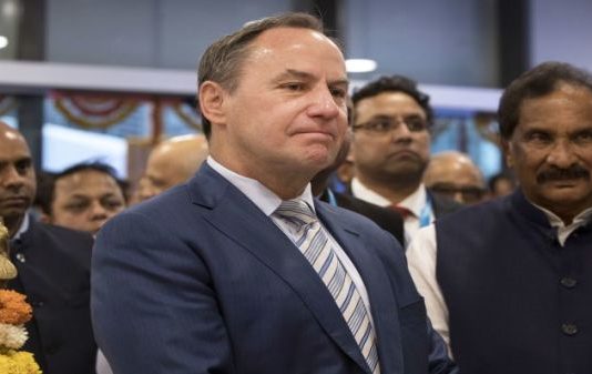 Intel names Robert Swan as permanent CEO (Reports) Intel names Robert Swan as permanent CEO (Reports)