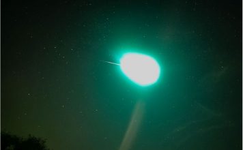 Watch: Fireball lights up Edmonton night sky Watch: Fireball lights up Edmonton night sky