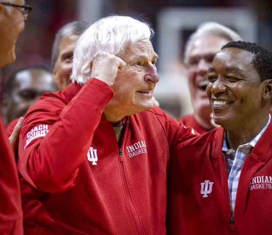 Bob Knight returns to Assembly Hall (Watch) Bob Knight returns to Assembly Hall (Watch)