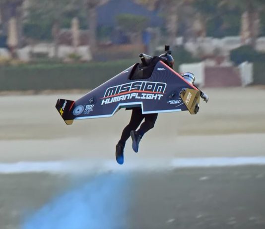 Jetpack pilot Vince Reffet set a new altitude record in Dubai (Video) Jetpack pilot Vince Reffet set a new altitude record in Dubai (Video)