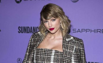 Taylor Swift’s dad fights off burglar in his St. Pete townhouse Taylor Swift's dad fights off burglar in his St. Pete townhouse
