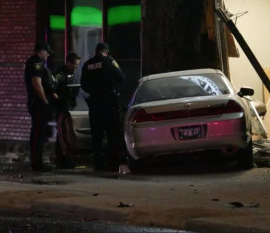 Car smashes into Henderson Highway law office, 3 people taken to hospital Car smashes into Henderson Highway law office, 3 people taken to hospital
