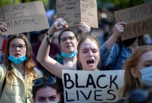 Minneapolis bans police chokeholds in wake of George Floyd death Minneapolis bans police chokeholds in wake of George Floyd death