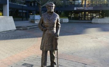 New Zealand Removes Statue of British Naval Officer After Maori Tribe Request New Zealand Removes Statue of British Naval Officer After Maori Tribe Request