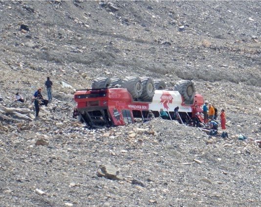 Alberta Rockies bus rollover: Three dead, several critically injured Police: Three dead after motor coach rollover near Jasper