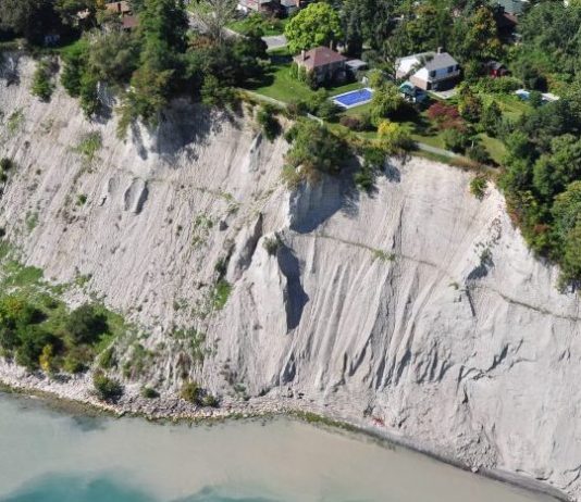 Chunk of Scarborough Bluffs cliff side slips to lake, Report Chunk of Scarborough Bluffs cliff side slips to lake, Report