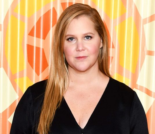 Amy Schumer announces she has Lyme disease, Report Amy Schumer announces she has Lyme disease, Report