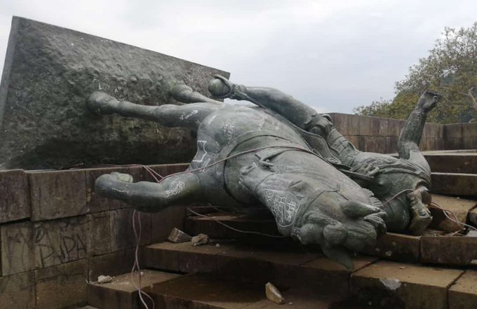 Colombia: Indigenous protesters topple conquistador's statue (Watch)