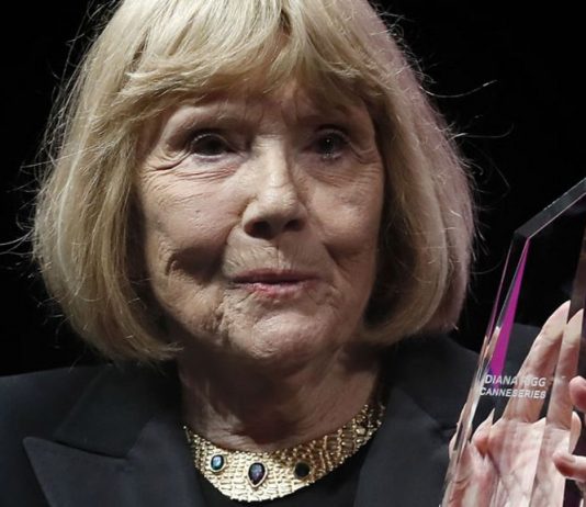 Diana Rigg, Emma Peel of ‘The Avengers,’ Dies at age 82 Diana Rigg, Emma Peel of 'The Avengers,' Dies at age 82