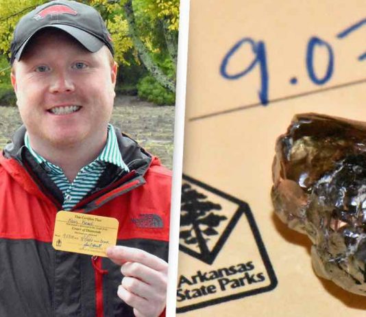 Man Finds 9-Carat Diamond in Arkansas State Park (Picture) Man Finds 9-Carat Diamond in Arkansas State Park (Picture)