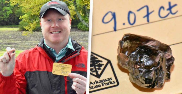 Man Finds 9-Carat Diamond in Arkansas State Park (Picture)