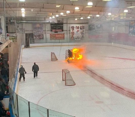 Ice resurfacer catches fire at ice rink in New York (Watch) Ice resurfacer catches fire at ice rink in New York (Watch)