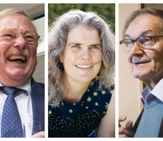 Three scientists win Nobel physics prize for black hole research Three scientists win Nobel physics prize for black hole research