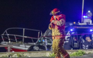 Two bodies recovered after vehicle plunges into Lac Saint-Louis Two bodies recovered after vehicle plunges into Lac Saint-Louis