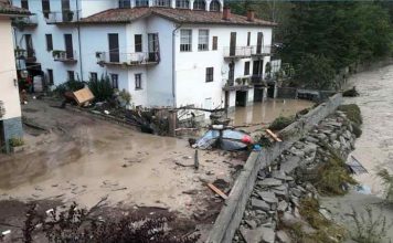 Two dead, 24 missing after floods in France and Italy Two dead, 24 missing after floods in France and Italy