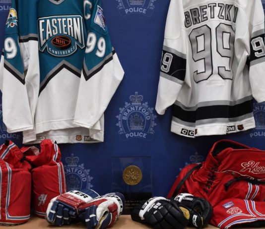 Brantford police say two people charged in theft of Wayne Gretzky memorabilia Brantford police say two people charged in theft of Wayne Gretzky memorabilia