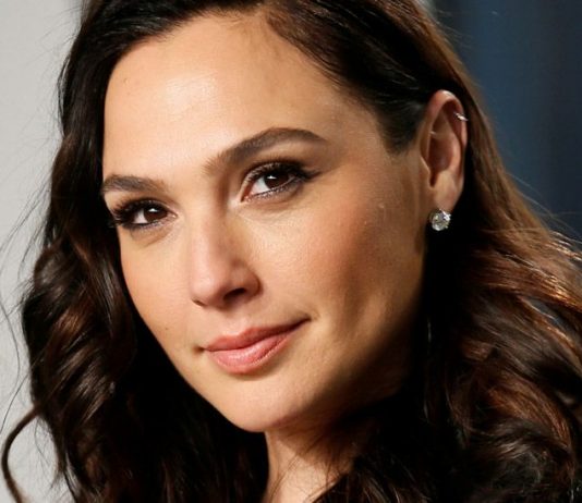 Gal Gadot defends playing Cleopatra despite whitewashing accusations, Report Gal Gadot defends playing Cleopatra despite whitewashing accusations, Report