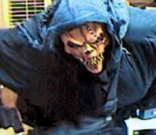 ‘Too Tall Bandit’ strikes again after mysterious two-year hiatus (Video) ‘Too Tall Bandit’ strikes again after mysterious two-year hiatus (Video)