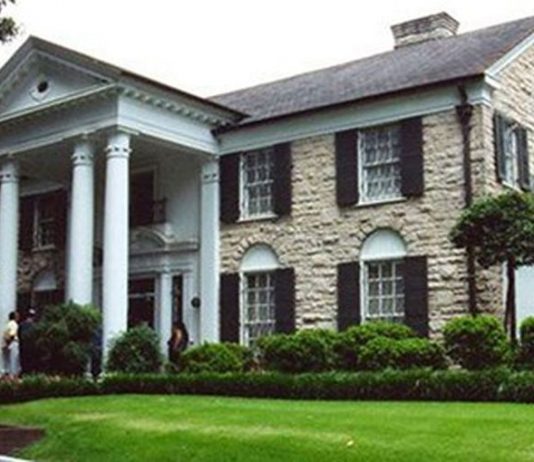 Graceland offering virtual tours for guests, How to tour Elvis’ home without leaving your own Graceland offering virtual tours for guests, How to tour Elvis' home without leaving your own