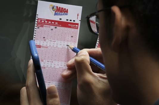 Mega Millions climbs to $600 million, Powerball drawing tonight (Report) Mega Millions climbs to $600 million, Powerball drawing tonight (Report)
