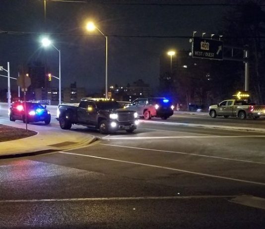 Tow truck drivers shot at in two separate incidents on Highway 401 in Toronto, Report Tow truck drivers shot at in two separate incidents on Highway 401 in Toronto, Report