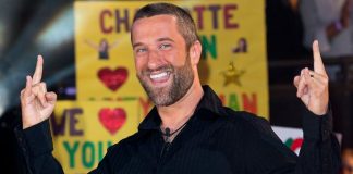 Actor Dustin Diamond Dead at 44 After Cancer Battle Actor Dustin Diamond Dead at 44 After Cancer Battle