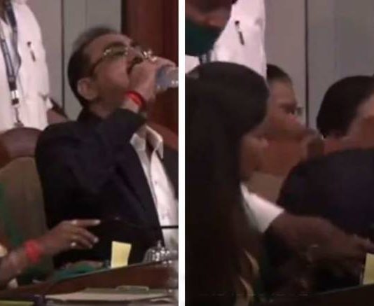 Official mistakenly sips disinfectant during presentation (Video) Official mistakenly sips disinfectant during presentation (Video)