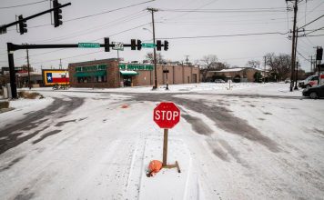 Texas power outages Update: Food, water problems mount, officials have few answers Texas power outages Update: Food, water problems mount, officials have few answers