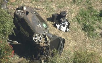 Tiger Woods removed from 1-car wreck by ‘jaws of life’ (Video) Tiger Woods removed from 1-car wreck by 'jaws of life' (Video)