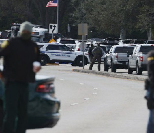 Two FBI Agents Fatally Shot, three Others Injured While Serving Warrant in Sunrise Two FBI Agents Fatally Shot, three Others Injured While Serving Warrant in Sunrise