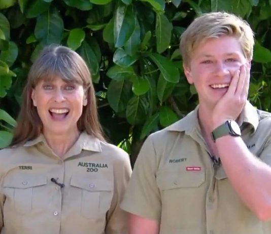 Watch: Terri Irwin Scolds Robert When He Describes Pregnant Sister Bindi As “Massive” During Live TV Interview Watch: Terri Irwin Scolds Robert When He Describes Pregnant Sister Bindi As "Massive" During Live TV Interview