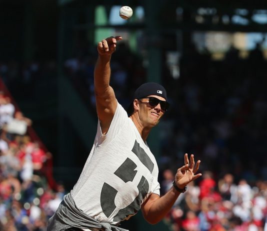 Which Super Bowl quarterback was selected in the 18th round of the major league baseball draft? Which Super Bowl quarterback was selected in the 18th round of the major league baseball draft?