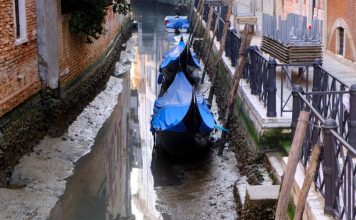 Boats stranded as Venice’s famous canals dry up, Report Boats stranded as Venice's famous canals dry up, Report