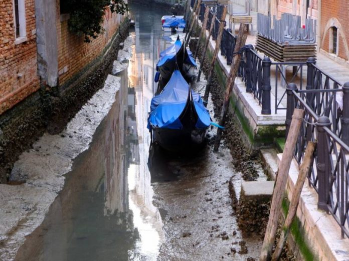 Boats stranded as Venice's famous canals dry up, Report