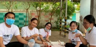 Doctors remove 18-meter-long tapeworm from man’s body (Video) Doctors remove 18-meter-long tapeworm from man's body (Video)