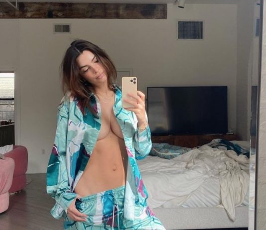 Emily Ratajkowski boasts a spectacular figure a few days after being a mother (Picture) Emily Ratajkowski boasts a spectacular figure a few days after being a mother (Picture)