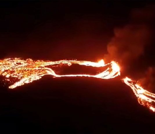 Long dormant volcano comes to life in southwestern Iceland (Video)