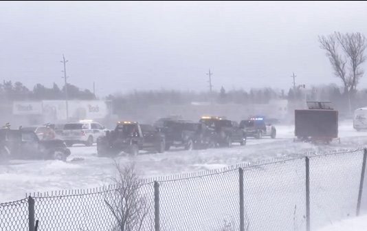 Section of Highway 400 closes amid whiteout, multi-vehicle pileup (Report) Section of Highway 400 closes amid whiteout, multi-vehicle pileup (Report)