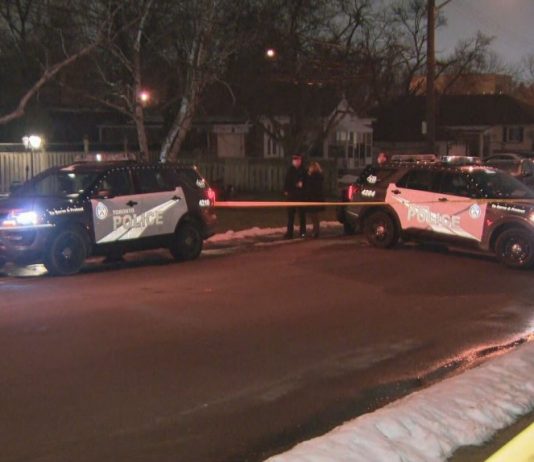 Man dead, two suspects in custody after stabbing in Scarborough, Toronto Man dead, two suspects in custody after stabbing in Scarborough, Toronto