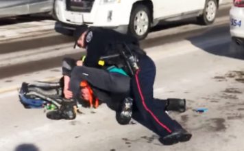 Barrie, Ont. police officer charged after violent arrest captured on video Watch: Barrie police officer charged after violent arrest captured on video