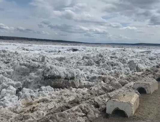 Huge wall of ice triggers evacuations in Fort Simpson, Report Huge wall of ice triggers evacuations in Fort Simpson, Report