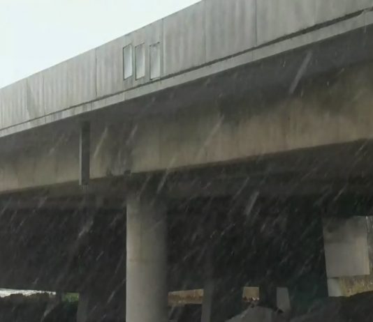 Quebec shuts down major bridge linking Montreal to highway to Ontario, Report Quebec shuts down major bridge linking Montreal to highway to Ontario, Report