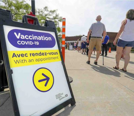 Clic Santé: Quebecers 40 and up can now rebook their second COVID-19 vaccine appointments