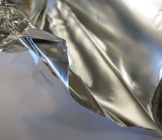 Why does household aluminium foil have one dull side and one shiny side? Why does household aluminium foil have one dull side and one shiny side?